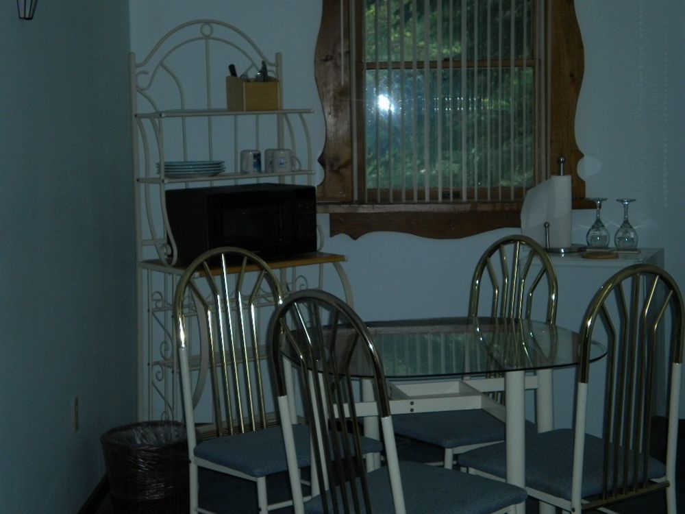 Bears Lair Inn สโตว์ ภายนอก รูปภาพ